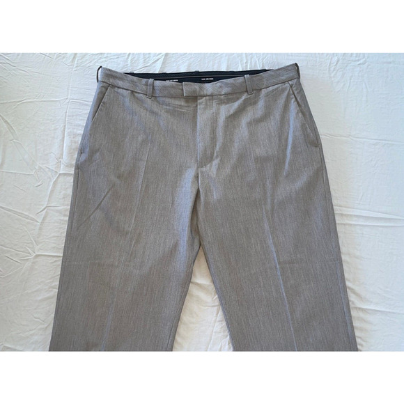 Van Heusen Straight Fit Flex Washable Microfiber Dress Pants, Slacks. 38X28, EUC - Picture 5 of 9